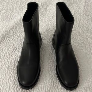 Manolo blahnik Black booties